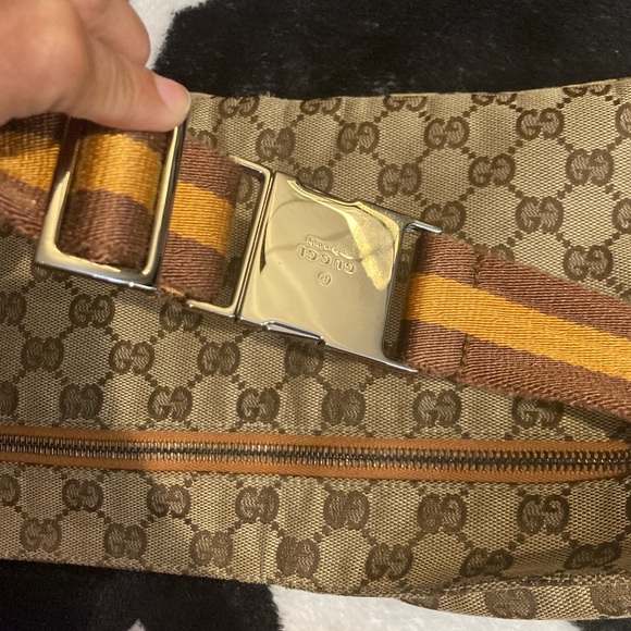 ๐ฏ% Authentic GUCCI belt bag in golden yellow color - Picture 5 of 10